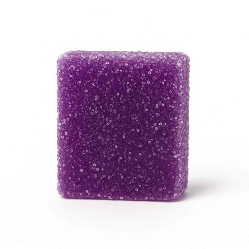 gummy au THC et CBD violet, avec grain de sucré à la surface.