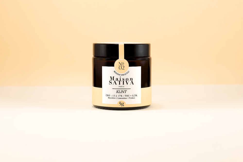 fleur de CBD KLINT de chez maison sativa, une fleur de CBD incroyable, au doux parfum floral et effets puissants contre les douleurs digestives, spasmodiques et contre les douleurs liées à l'endométriose. Maison Sativa, cherbourg-en-cotentin, 50100.