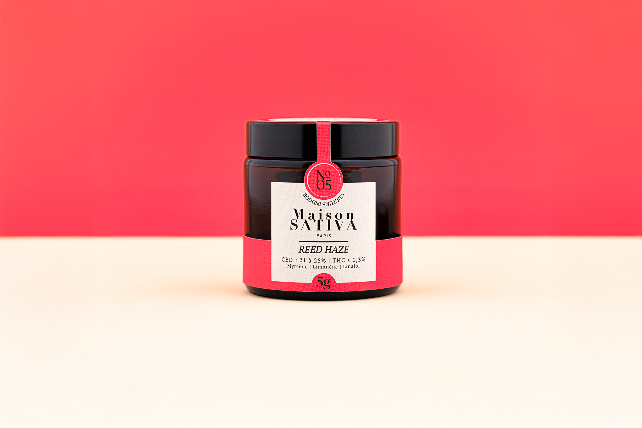Pot rouge de fleurs de CBD REED HAZE de chez Maison Sativa