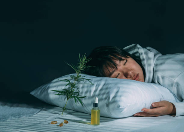 femme dormant grâce au CBN contenu dans le cannabis light