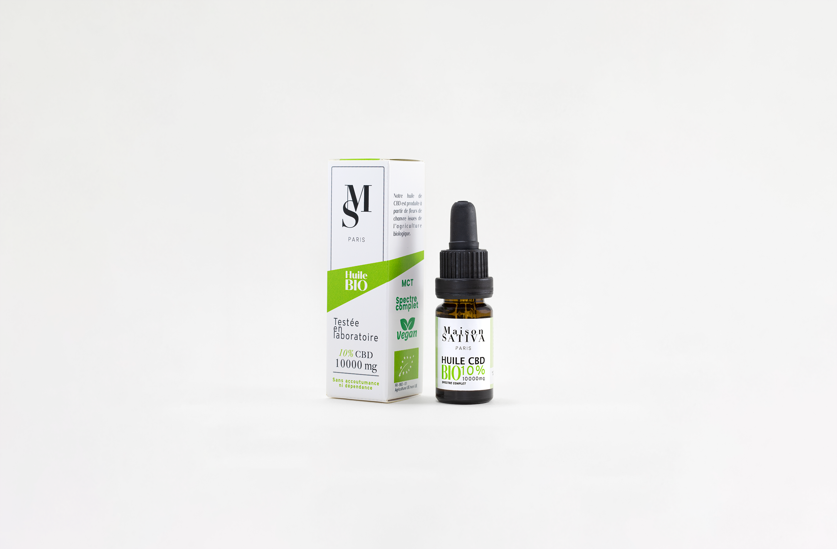 étui et Huile de CBD Bio dosée à 10% de chez Maison Sativa sur fond blanc.